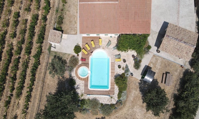 Tresques Casa | Casa en medio de viñedos