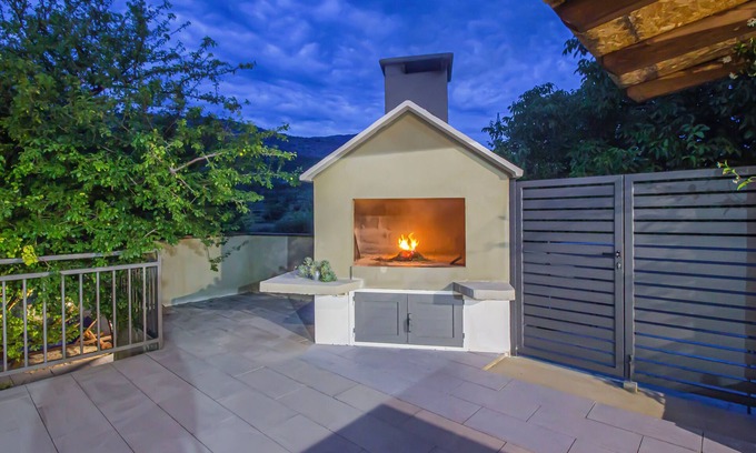 Tugare Villa | House Anavi