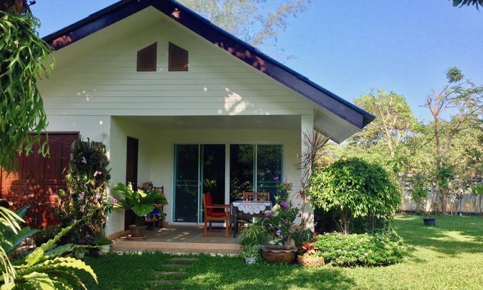 Thai Mueang Villa | Casa con piscina frente al mar. Desayuno, Wifi, limpieza ... incluido