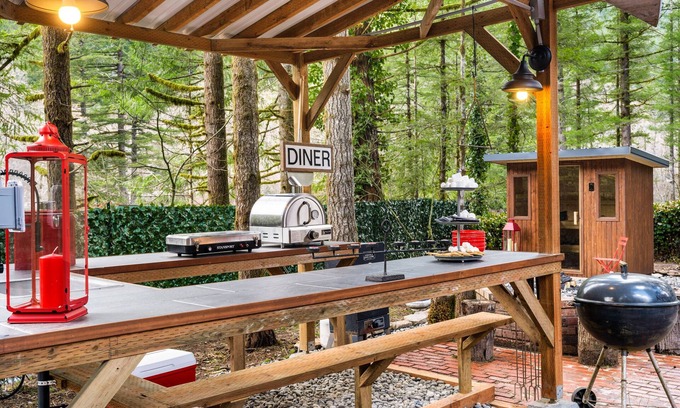 Washougal Casa | House at the Falls-Cozy Cabin Retreat