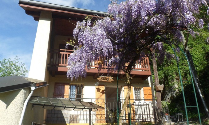 Chamoux-sur-Gelon Casa | casa al pie de la montaña