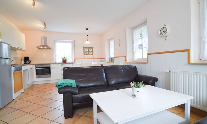 Niederberndorf Apartamento | House at the playground - Cow