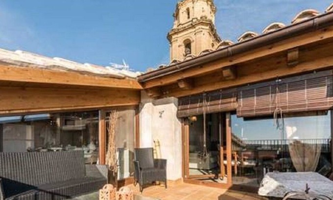 Adahuesca Apartamento | Ático Suite Terraza Chardonnay en Adahuesca