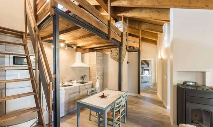 Adahuesca Apartamento | Ático Suite Syrah en Adahuesca
