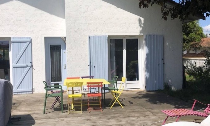 Saint-Aubin-de-Medoc Casa | House between Bordeaux and the Ocean ( 40 drive from Lacanau)