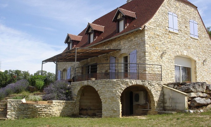 Cuzance Casa | casa entre Lot y Périgord 8 personas piscina