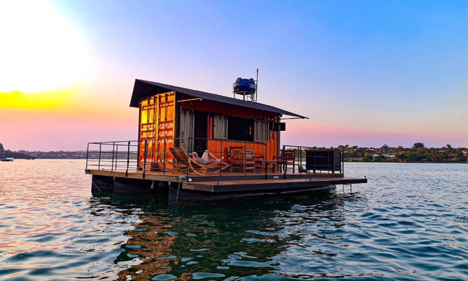 Brasilia Casa | House Boat "Faroeste Caboclo"