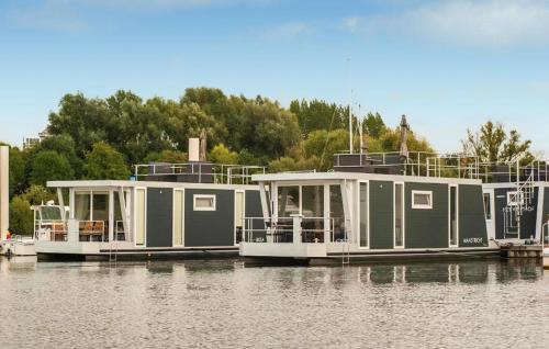 Heugum Alquiler De Eote | House Boat Ibiza