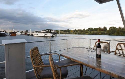 Heugum Alquiler De Eote | House Boat Vrijthof