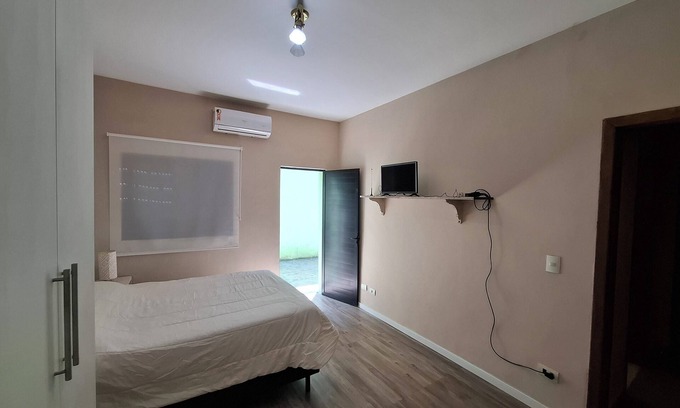 Sao Paulo Casa | House, 3 bedrooms with double beds, suite, air conditioning, swimming pool, 2 garages