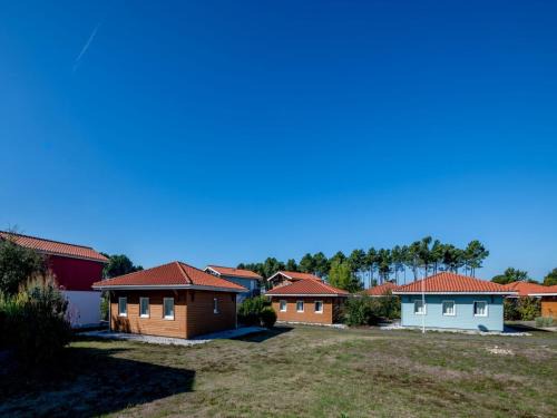 Parentis-en-Born Apartamento | House by Lake Biscarrosse with Terrace