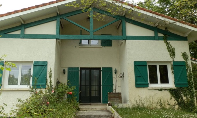 Leognan Casa | House by the River Near the Bay and Bordeaux