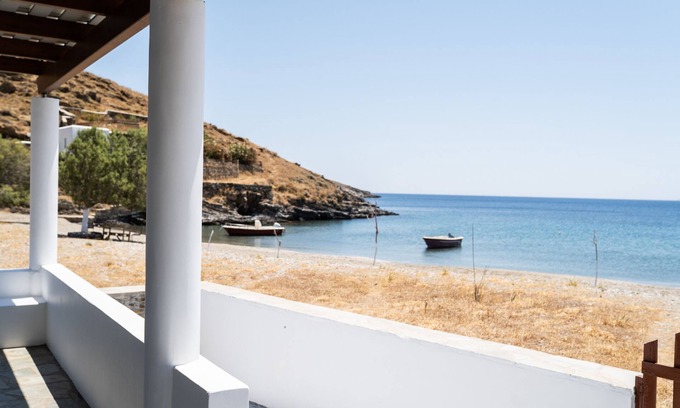 Kithnos Cabaña | HOUSE BY THE SEA