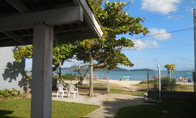 Zimbros Casa | Casa junto al mar, en la playa de Zimbros Aire acondicionado, wifi, para la familia.