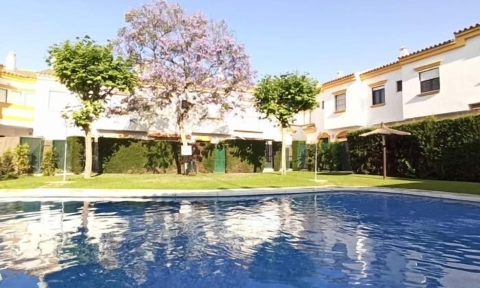 El Puerto de Santa María Cabaña | Casa para 8 en Las Redes, cerca de la playa