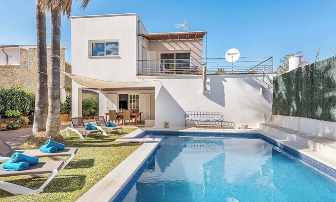 Urbanizacion Mont Ferrutx Casa | Casa con piscina y gran jardín