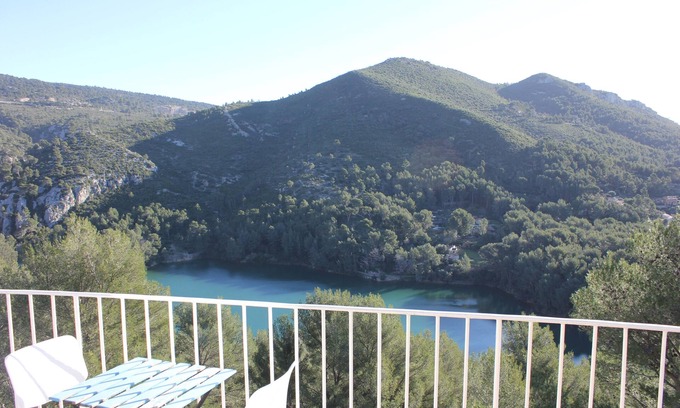Le Revest-les-Eaux Casa | Casa (F6) pueblo provenzal, a 15 minutos de la playa, vista tranquila e incomparable del lago