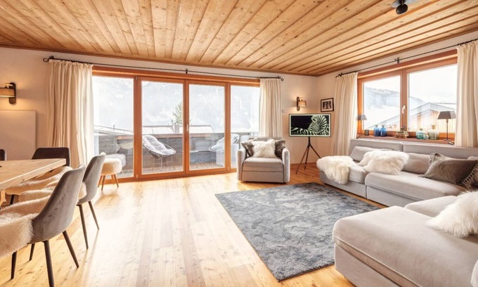 Pettneu am Arlberg Apartamento | ☆ House for 17 people | 2 balconies | 3 kitchens