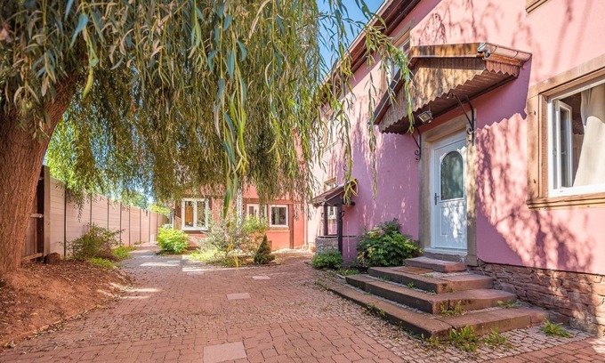 Ingenheim Cama Y Desayuno | House for 17 people, 5 guest rooms with breakfast and heated swimming pool