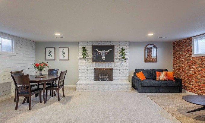 Boise Casa | House for 26 with Views, Bar, and Gym