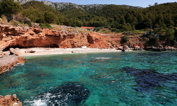 Zavala Casa | House Gnjila in the bay above the beautiful beach in Gromin Dolac