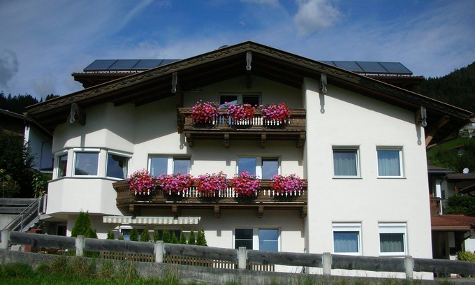 Telfes im Stubai Apartamento | Casa Hutter-apartamento, 2-6 personas, soleado, niños, cerca de Schlick