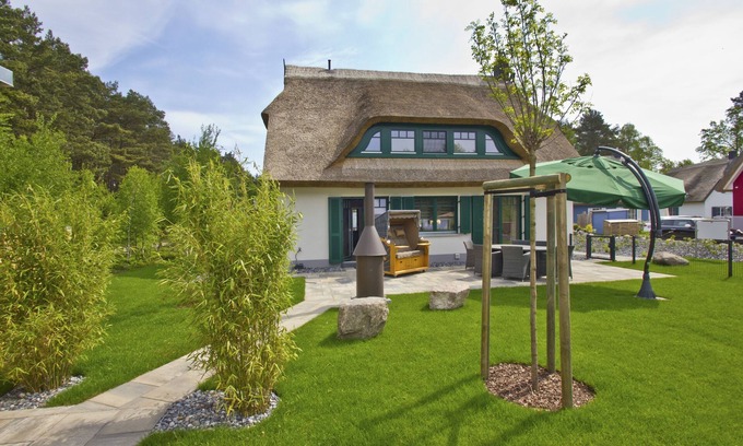 Glowe Casa | House in a great location with garden, terrace and private sauna - Ferienhaus Seehund