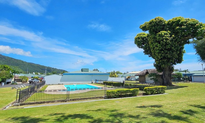 Paea Casa | House in a private residential area with swimming-pool