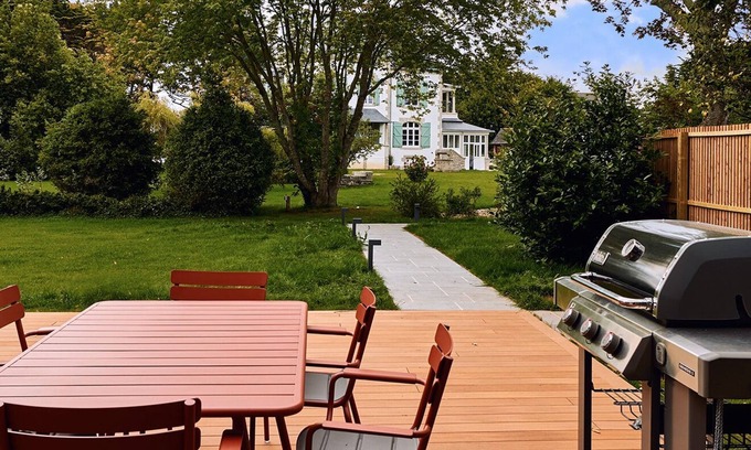Concarneau Casa | House in a wonderful park by the sea - with direct access to the beach