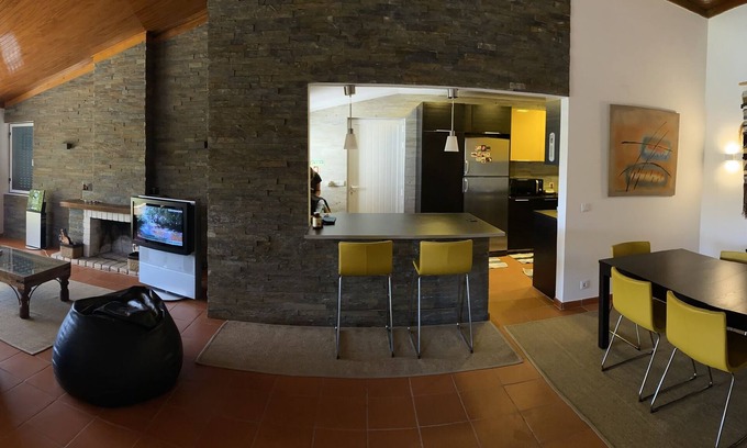 Ferreira do Zezere Villa | Casa en Castelo de Bode, lago azul
