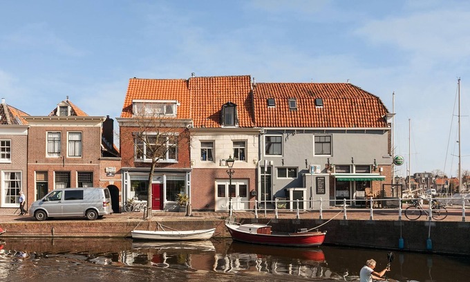 Alkmaar Casa | Casa en el centro de Alkmaar, en Kanalen sistema (Opción: con el barco)