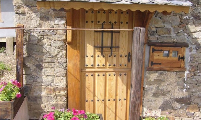 Noceda Cabaña | Casa en pueblo tranquilo. Ideal parejas, y amigos, en Noceda del Bierzo León.
