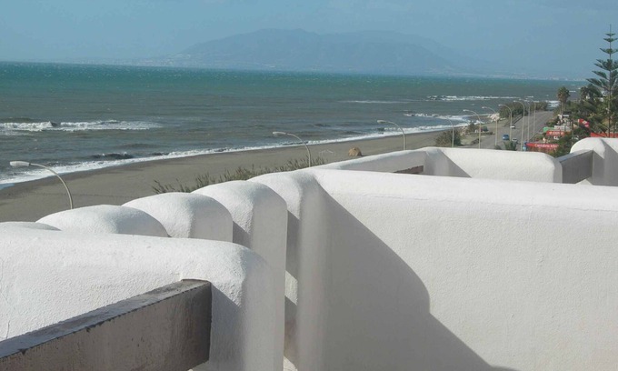 Benajarafe Chalet De Esquí | House in front of the beach / Magnificent semi-detached house on the beachfront