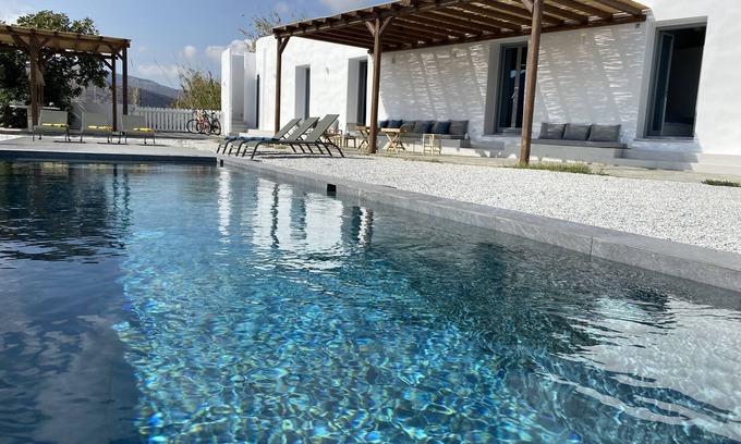 Molos Casa | House in Paros, Greece, near the beach, sleeps 10
