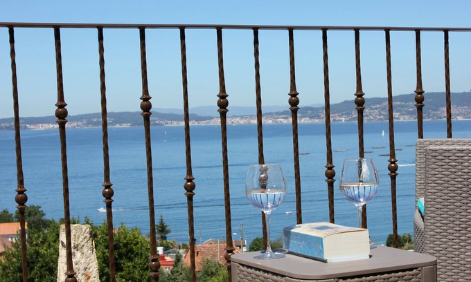 Bueu Casa | Casa en Pazo Gallego con vistas al mar y jardin