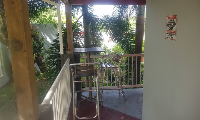 Culebra Pueblo Casa | House in quiet neighborhood.