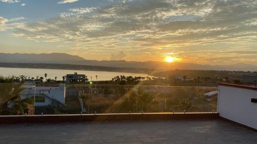 Tequesquitengo Casa | House in Teques Rooftop with view and pool for 15