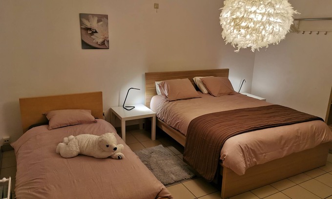Profondeville Casa | Casa en el campo, idealmente ubicada entre Namur y Dinant