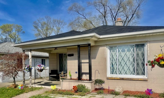 Dearborn Heights Casa | House in the heights