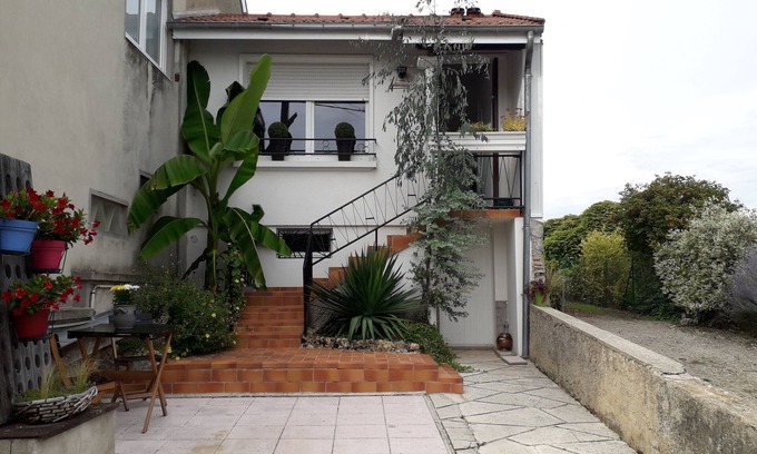 Mardeuil Casa | house in the center of the vineyards