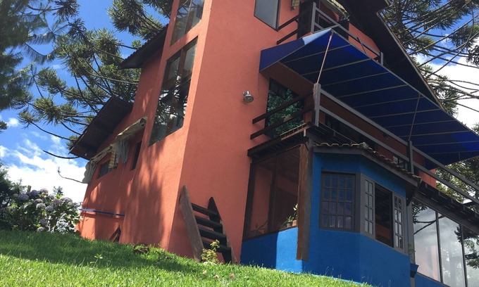 Monte Verde Cabaña | Linda Casa en las Montañas - Refugio de los Sueños