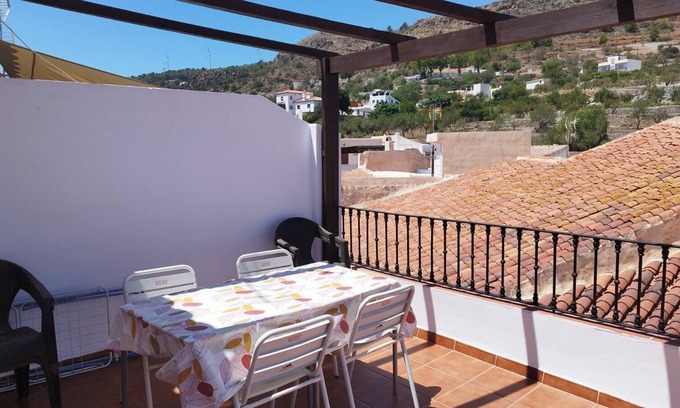 Gualchos Casa | House in the Plaza in Gualchos (Granada)