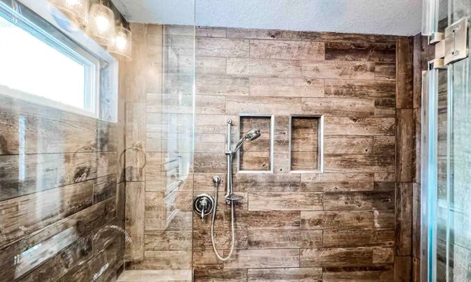 Lake Elmo Casa | House in the Woods -- relax or entertain in remodeled open floor plan