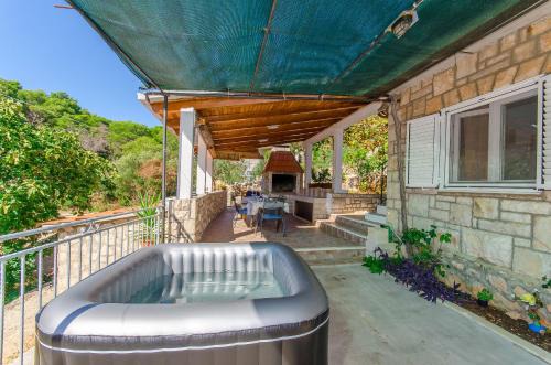 Necujam Casa | House Isabella