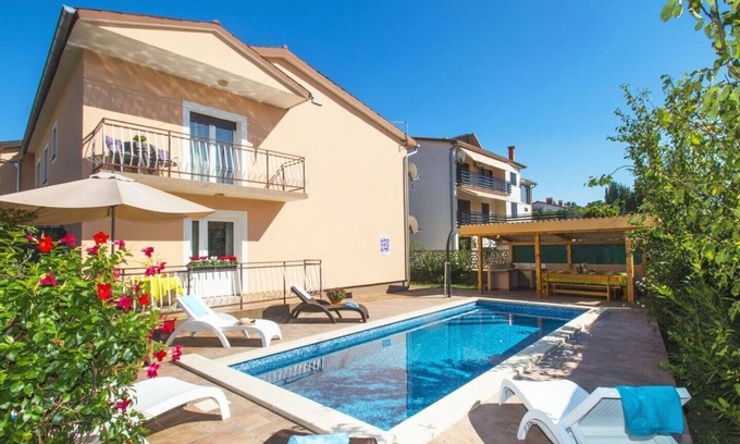 Strmac Casa | Casa Jagoda - hogar familiar
