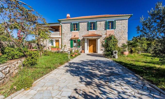 Kras Casa | 100 años de antigüedad, renovado, 3 dormitorios, casa de lujo en la isla de Krk.
