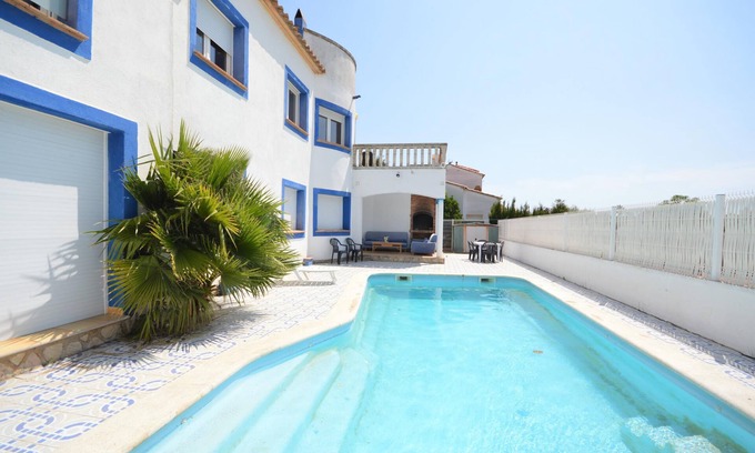 Sant Pere Pescador Chalet De Esquí | Casa Les Eiguades - piscina privada, jardín, A.A, barbacoa, wifi, parking,