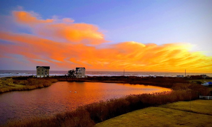 Matunuck Casa | House- Matunuck Beach Wakefield, RI 02879