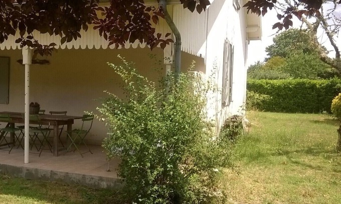 Sainte-Eulalie-en-Born Casa | casa cerca del océano con gran jardín