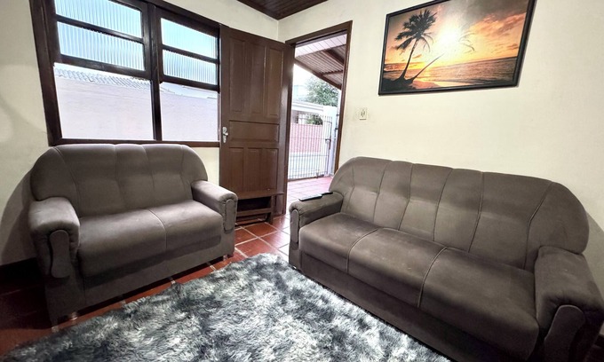Caioba Casa | House near the beach in Caiobá with Huge Yard